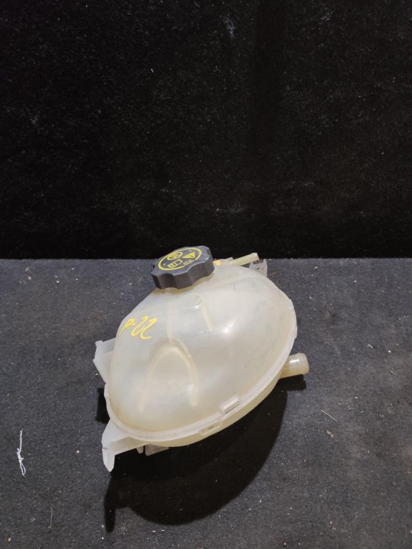 бачок расширительный Chevrolet Cruze 2 поколение 2018, 1.4 л., бензин, АКПП, серебристо голубой, седан, 13459964 - фото №1