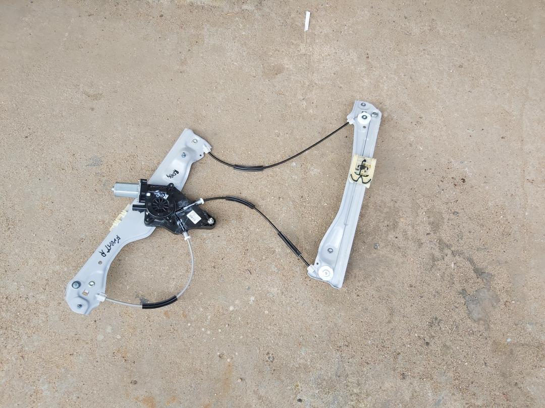 стеклоподъемник передний правый Chevrolet Malibu 9 поколение 2017, 1.5 л., LFV, бензин, АКПП, седан - фото №1