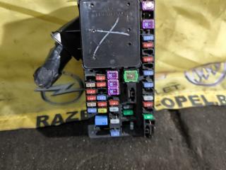 блок предохранителей Chevrolet Traverse 2 поколение 2019, 3.6 л., бензин, АКПП, бежевый, полный привод, 72711188