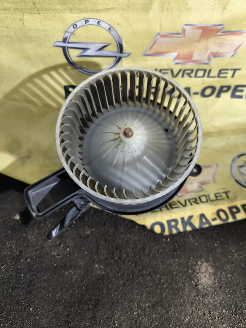 моторчик печки Chevrolet Traverse 2 поколение 2019, 3.6 л., бензин, АКПП, бежевый, полный привод, KH061001 - фото №1