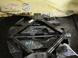 ящик под инструменты / набор инструментов Chevrolet Traverse 2 поколение 2019, 3.6 л., бензин, АКПП, бежевый, полный привод, 13591684