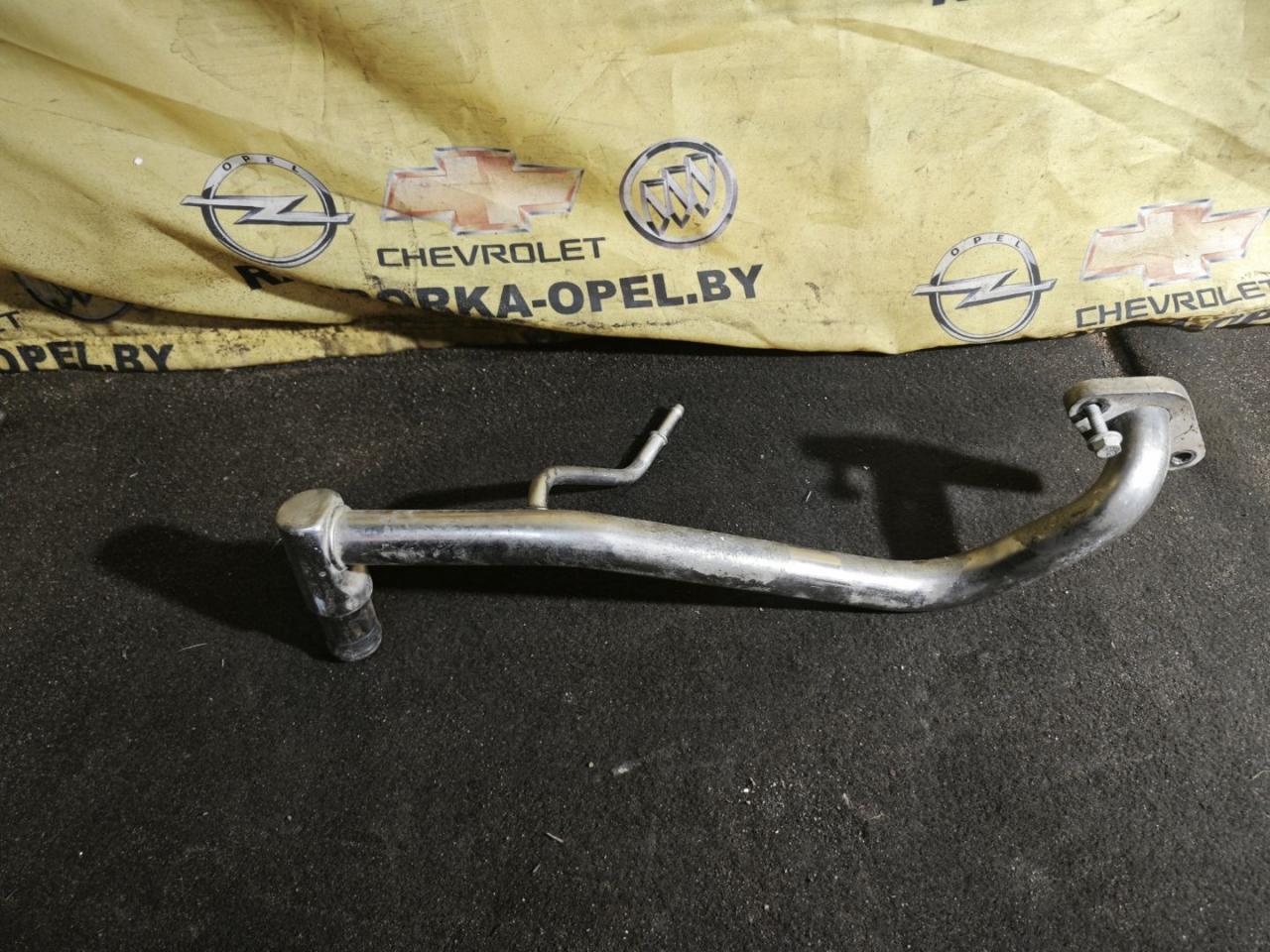 патрубок (трубопровод, шланг) Chevrolet Equinox 3 поколение 2020, 2.0 л., LTG, бензин, АКПП, белый, полный подключаемый привод - фото №1