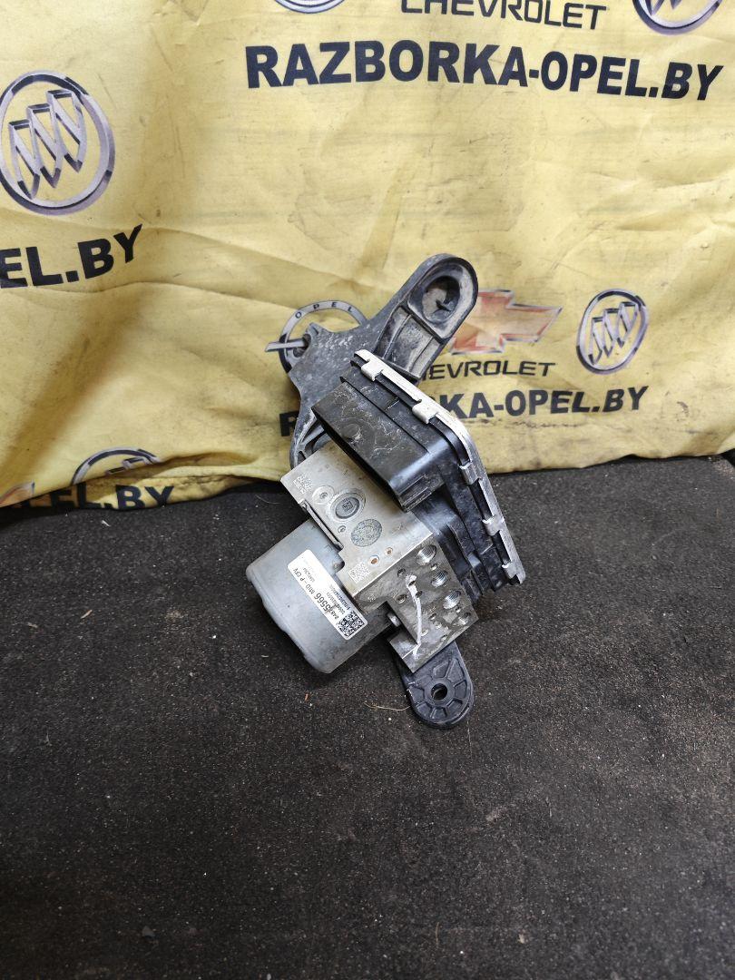 блок ABS Chevrolet Equinox 3 поколение 2020, 1.5 л., бензин, АКПП, полный подключаемый привод, 84875566 - фото №1