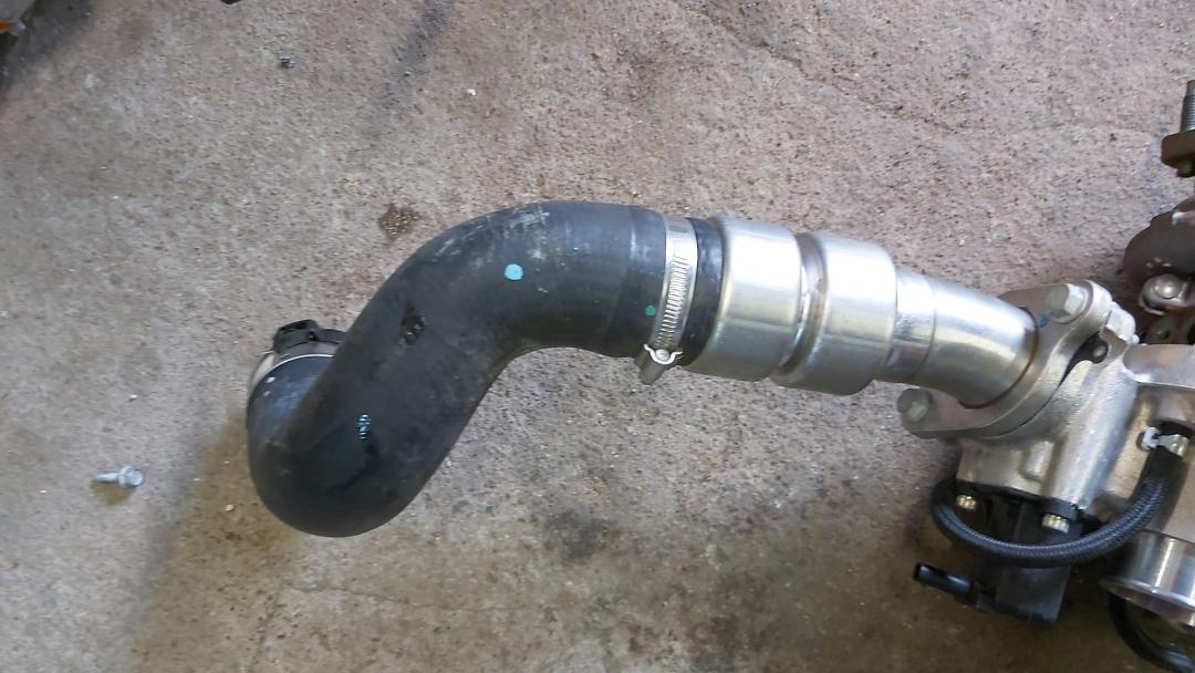 патрубок интеркулера Buick Regal 6 поколение 2018, 2.0 л., бензин, АКПП, лифтбэк, 84091757 - фото №1