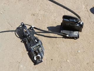 замок двери передней правой Chevrolet Equinox 3 поколение 2018, 1.5 л., бензин, АКПП, красный, внедорожник 5 дв., 13597546