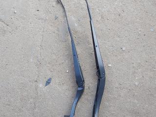 щеткодержатель (поводок стеклоочистителя, дворник) Chevrolet Equinox 3 поколение 2018, 1.5 л., бензин, АКПП, красный, внедорожник 5 дв.