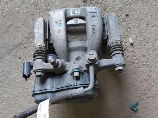 суппорт задний левый Chevrolet Equinox 3 поколение 2018, 1.5 л., бензин, АКПП, красный, внедорожник 5 дв., 84323158