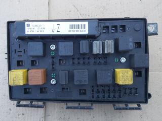 блок предохранителей Opel Zafira 2 поколение (B) 2007, 13250231