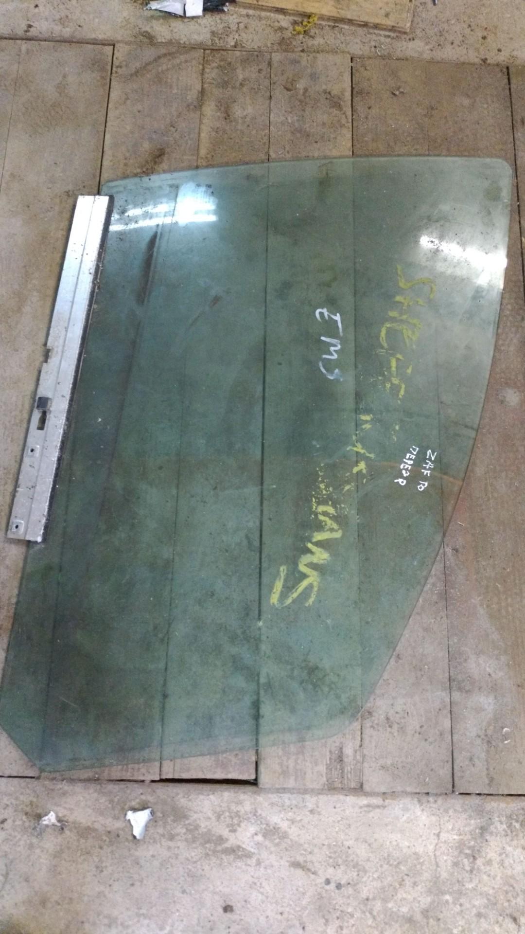 стекло двери передней правой Opel Zafira 2 поколение (B) 2005 - фото №1