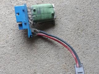 сопротивление печки Opel Vectra B 1995, 90568693