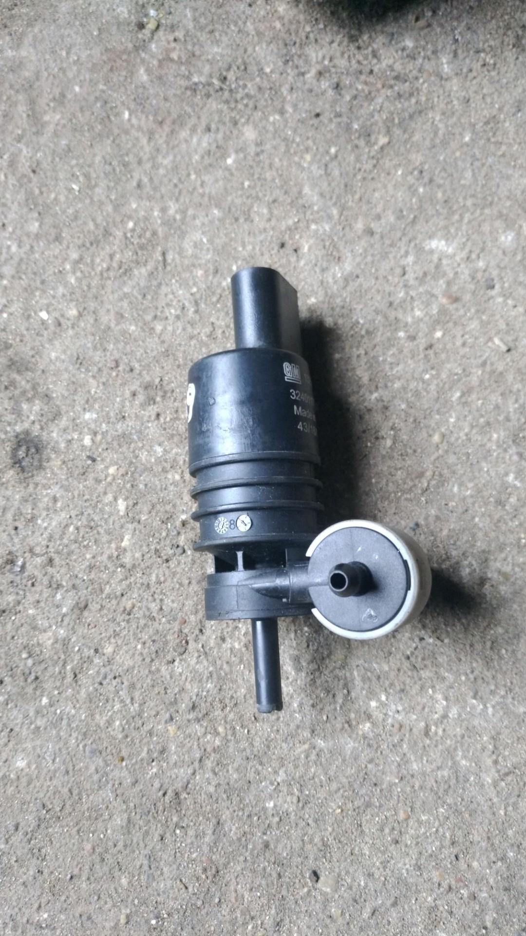 насос (моторчик) омывателя фар Opel Insignia 1 поколение (A) 2011, 13250357 - фото №1