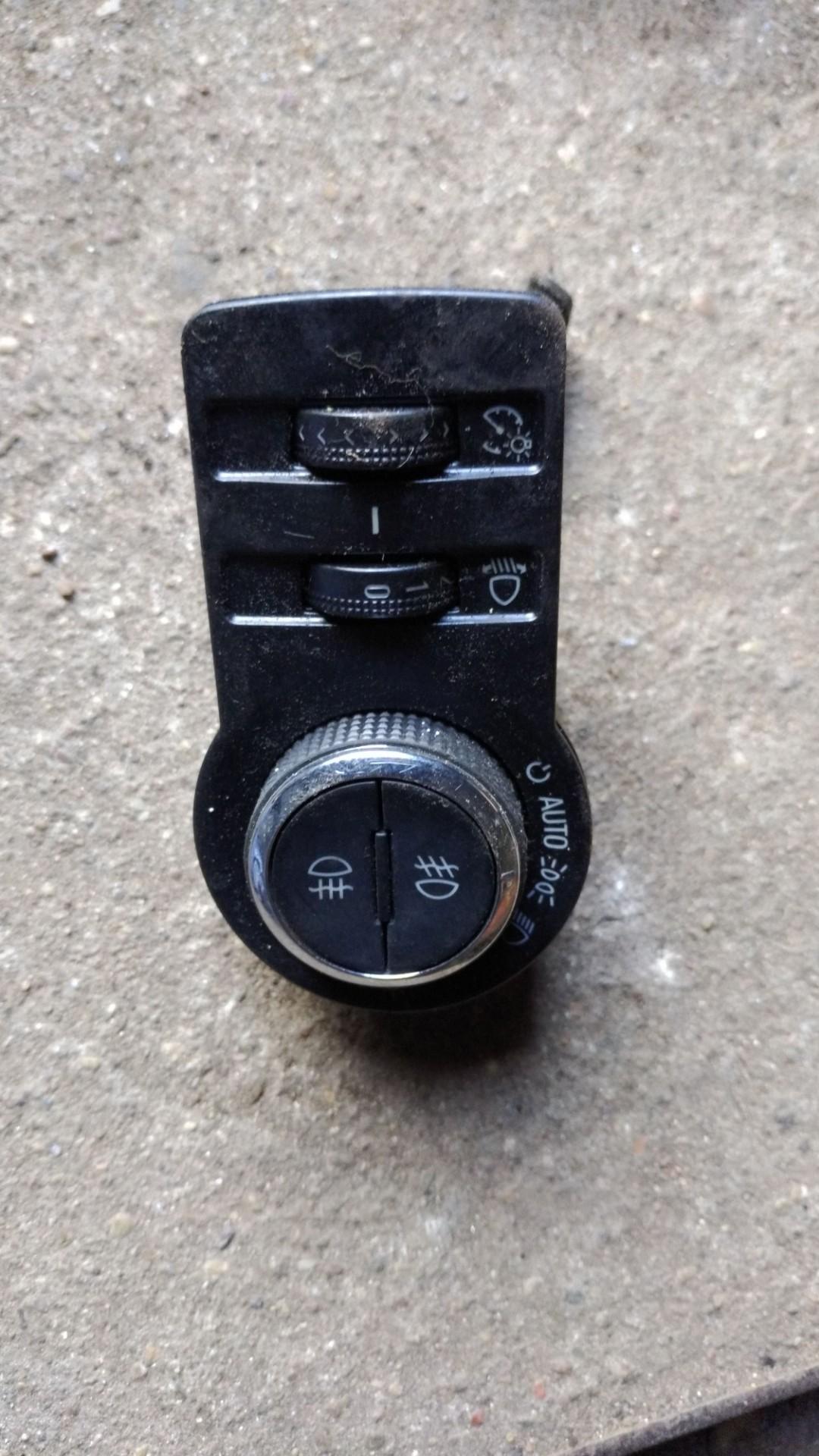 переключатель света Chevrolet Cruze 1 поколение 2012, 13268694 - фото №1