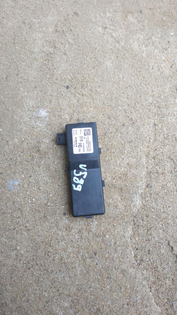 блок управления центральным замком Buick Encore 1 поколение 2015, 1.4 л., LFF, бензин, АКПП, внедорожник 5 дв., 13503205 - фото №1