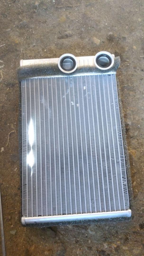 радиатор отопителя (печки) Chevrolet Equinox 3 поколение 2019, 1.5 л., бензин, белый, внедорожник 5 дв., 16464743 - фото №1