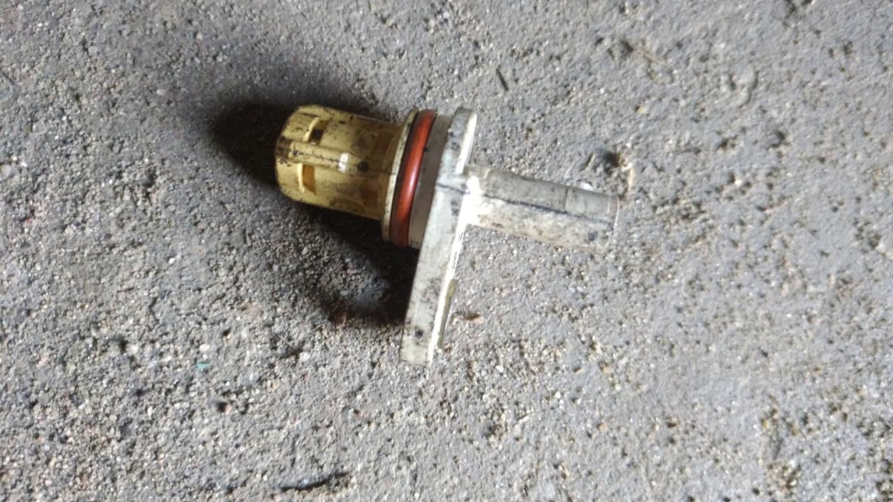 датчик распредвала Buick Encore 1 поколение 2016, 1.4 л., LFF, бензин, АКПП, внедорожник 5 дв., 55566932 - фото №1