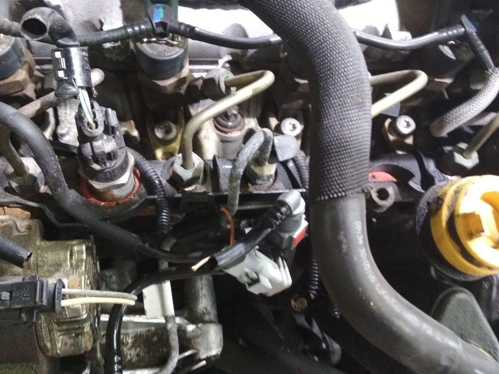 топливная рампа Renault Megane 2 поколение 2005, 1.9 л., дизель, МКПП - фото №1