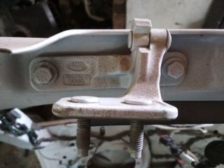 петля крышки багажника Land Rover Range Rover Sport 1 поколение [рестайлинг] 2010, BHB790100