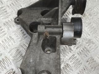 кронштейн генератора Renault Twingo 2 поколение 2010, 1.5 л., дизель, МКПП, 8200663057