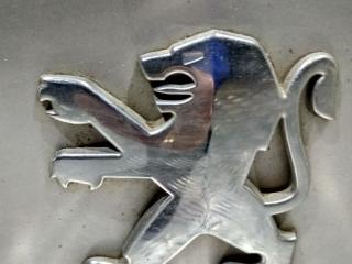 эмблема Peugeot 1007 1 поколение 2007