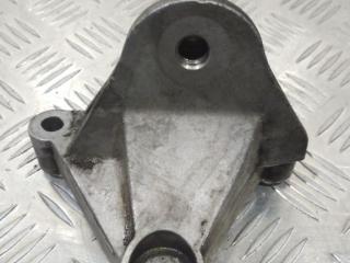 кронштейн двигателя Renault Scenic 2 поколение 2006, 1.9 л., дизель, МКПП, 8200072747