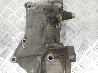 кронштейн генератора Renault Laguna 2 поколение 2004, 1.9 л., дизель, 7700115750