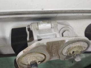 петля крышки багажника BMW 1 серия E81/E87 [рестайлинг] 2009, 7060625-09