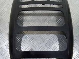 рамка под магнитолу Chrysler Voyager 4 поколение 2003, P05005575AB
