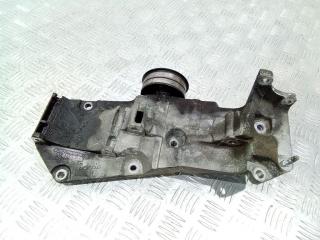 кронштейн генератора Peugeot 407 1 поколение 2006, 2.7 л., дизель, 4U3Q19K341AE