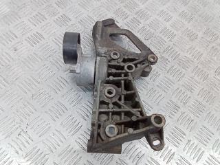 кронштейн генератора Renault Megane 2 поколение 2004, 1.5 л., дизель, МКПП, 8200072727