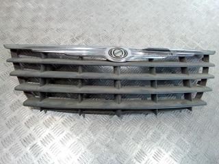 решетка радиатора Chrysler Voyager 4 поколение [рестайлинг] 2005, 04857960AA, 802500017