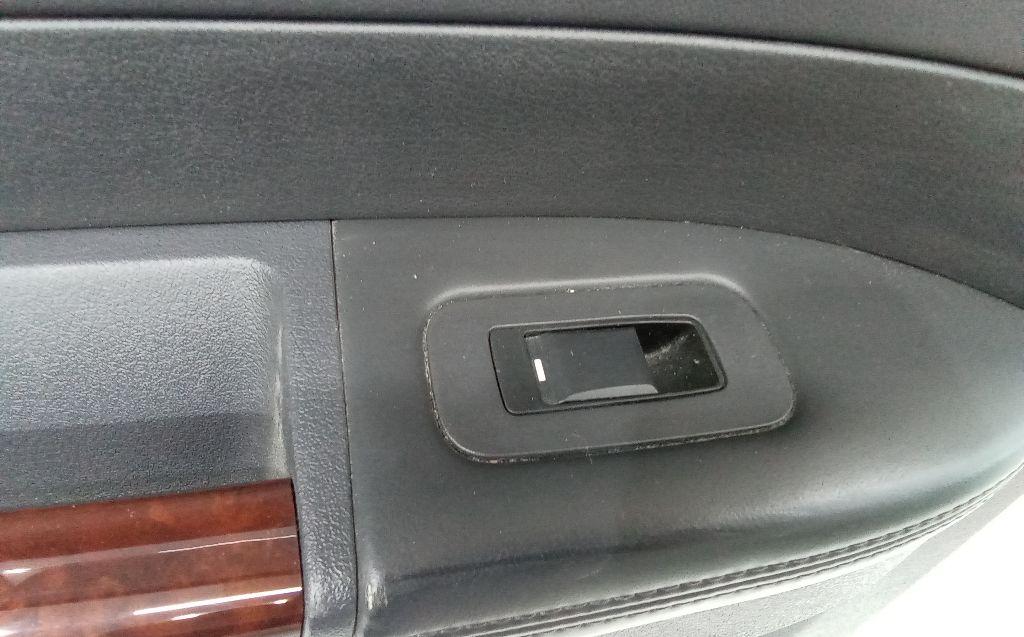 кнопка стеклоподъемника двери Chrysler 300C 1 поколение 2008 - фото №1