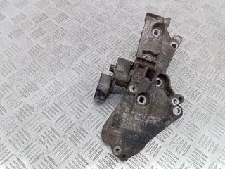 кронштейн генератора Renault Scenic 3 поколение 2010, 1.5 л., дизель, МКПП, 8200669495
