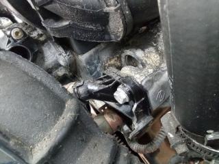 фланец (тройник) системы охлаждения Renault Clio 2 поколение [2-й рестайлинг] 2006, 1.5 л., дизель, МКПП