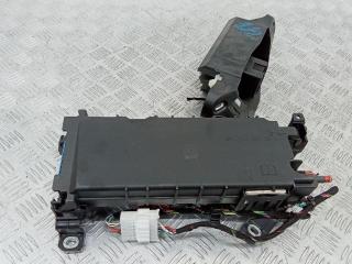 блок предохранителей Mercedes-Benz A-Класс W176 [рестайлинг] 2016, A2465402614