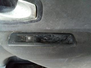 кнопка стеклоподъемника двери Renault Megane 3 поколение 2010