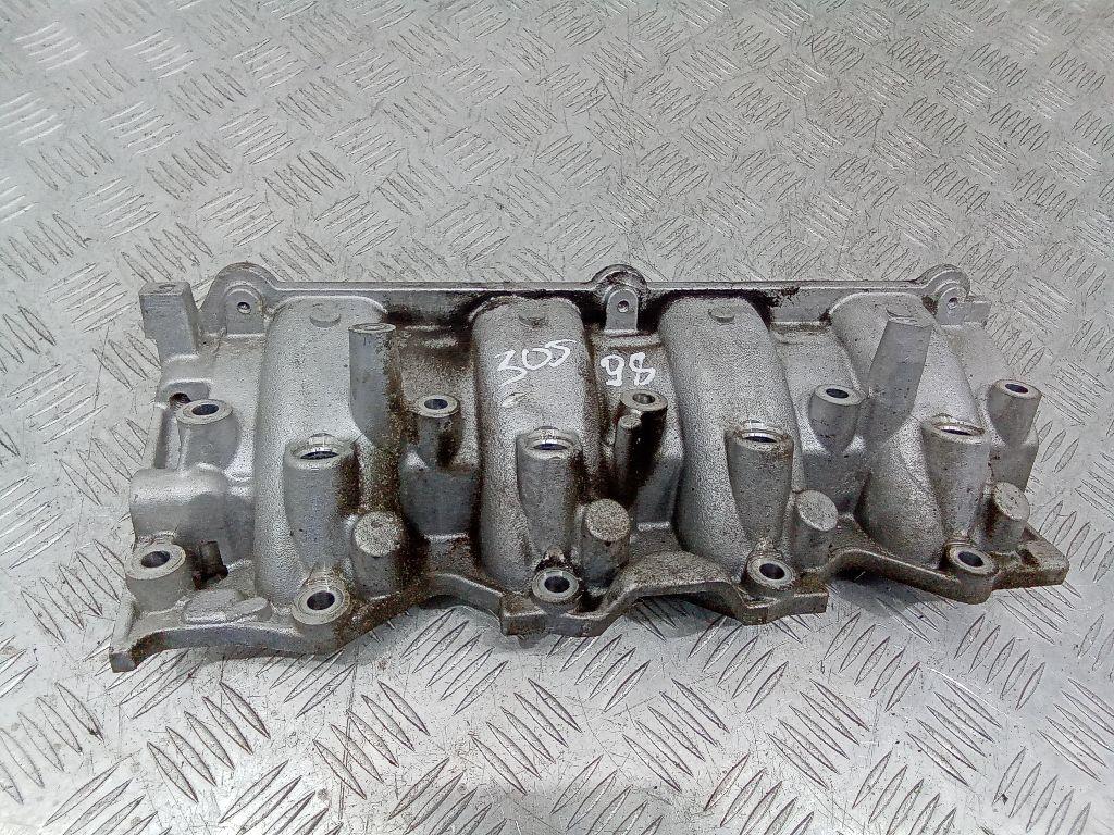 коллектор впускной Renault Laguna 2 поколение 2002, 1.8 л., бензин, МКПП, 114729 - фото №1