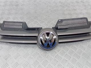 решетка радиатора Volkswagen Golf 5 поколение 2007, 1K0853653