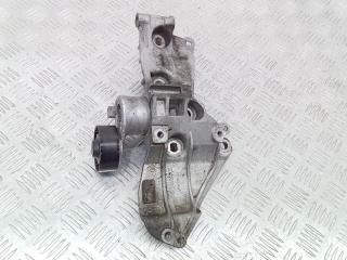 кронштейн генератора Renault Megane 1 поколение [рестайлинг] 2003, 1.4 л., бензин, 8200327134
