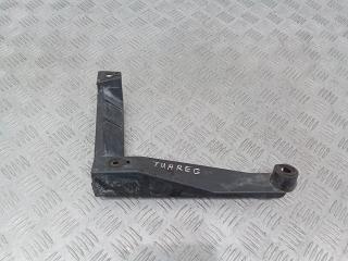 Крепление бампера заднего Volkswagen Touareg 1 поколение 2004, 7L6807861