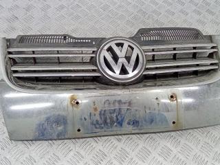 решетка радиатора Volkswagen Jetta 5 поколение 2005, 1K5853651