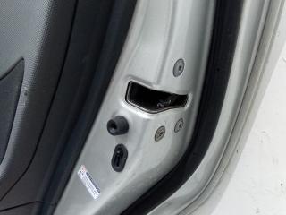 замок двери задней правой Toyota Auris 1 поколение 2007