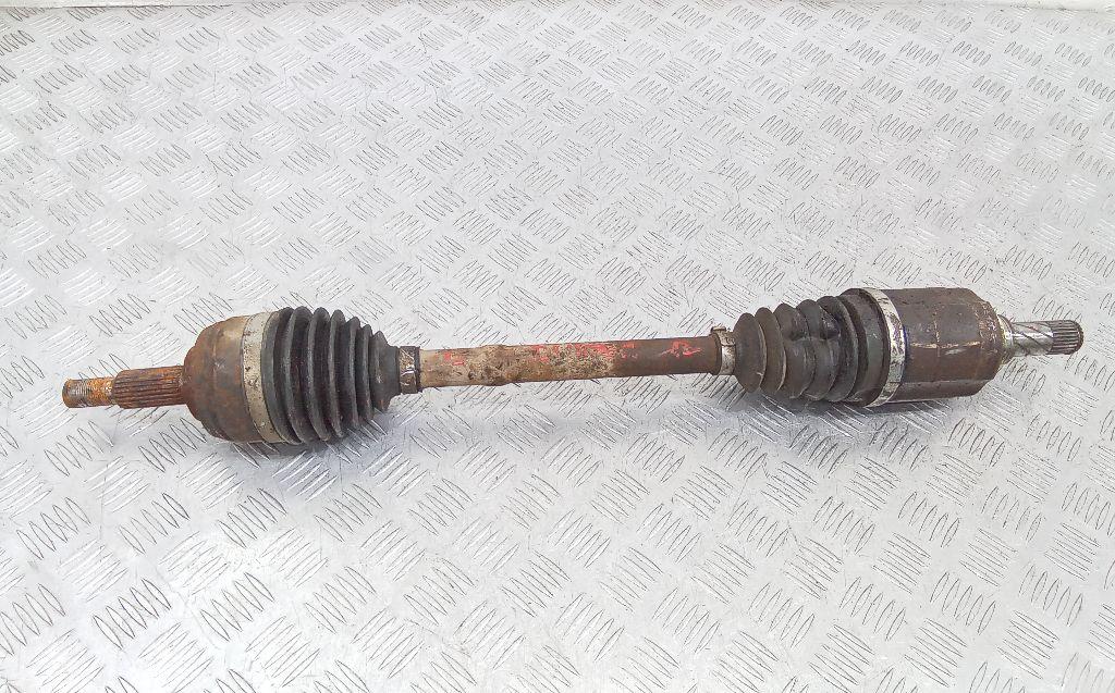 полуось передняя левая (приводной вал, ШРУС) Renault Duster 1 поколение 2012, 1.5 л., дизель - фото №1
