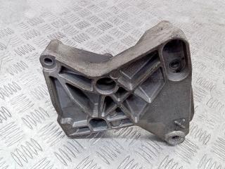кронштейн двигателя Renault Scenic 3 поколение 2011, 1.5 л., дизель, МКПП, 8200739777