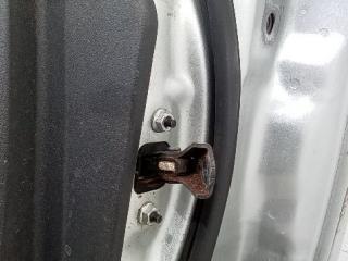 ограничитель открывания двери Toyota Auris 1 поколение 2007