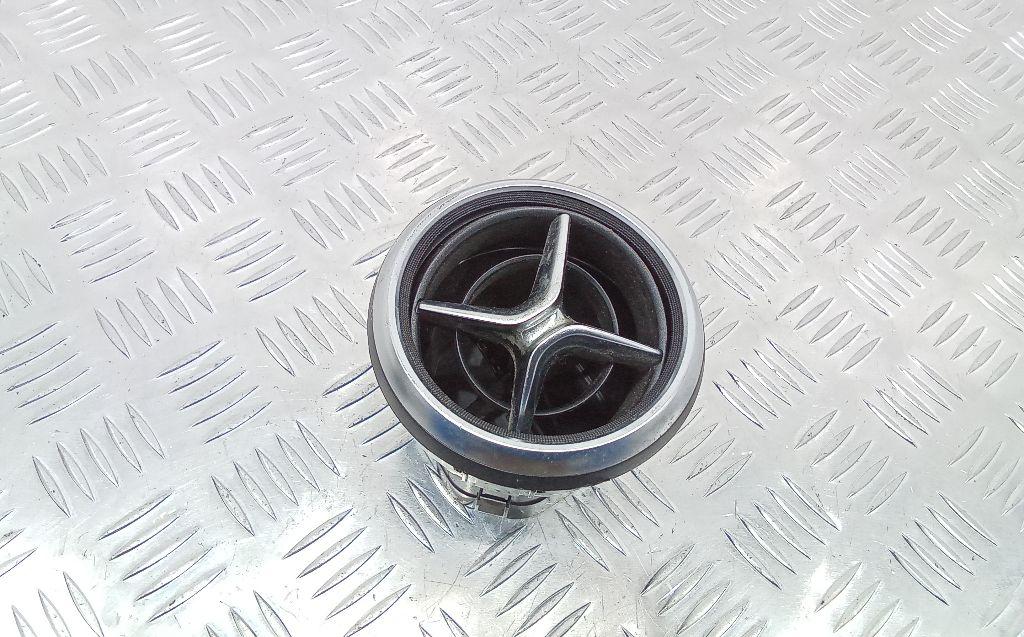 дефлектор обдува салона Mercedes-Benz A-Класс W176 2015, A1768300754 - фото №1