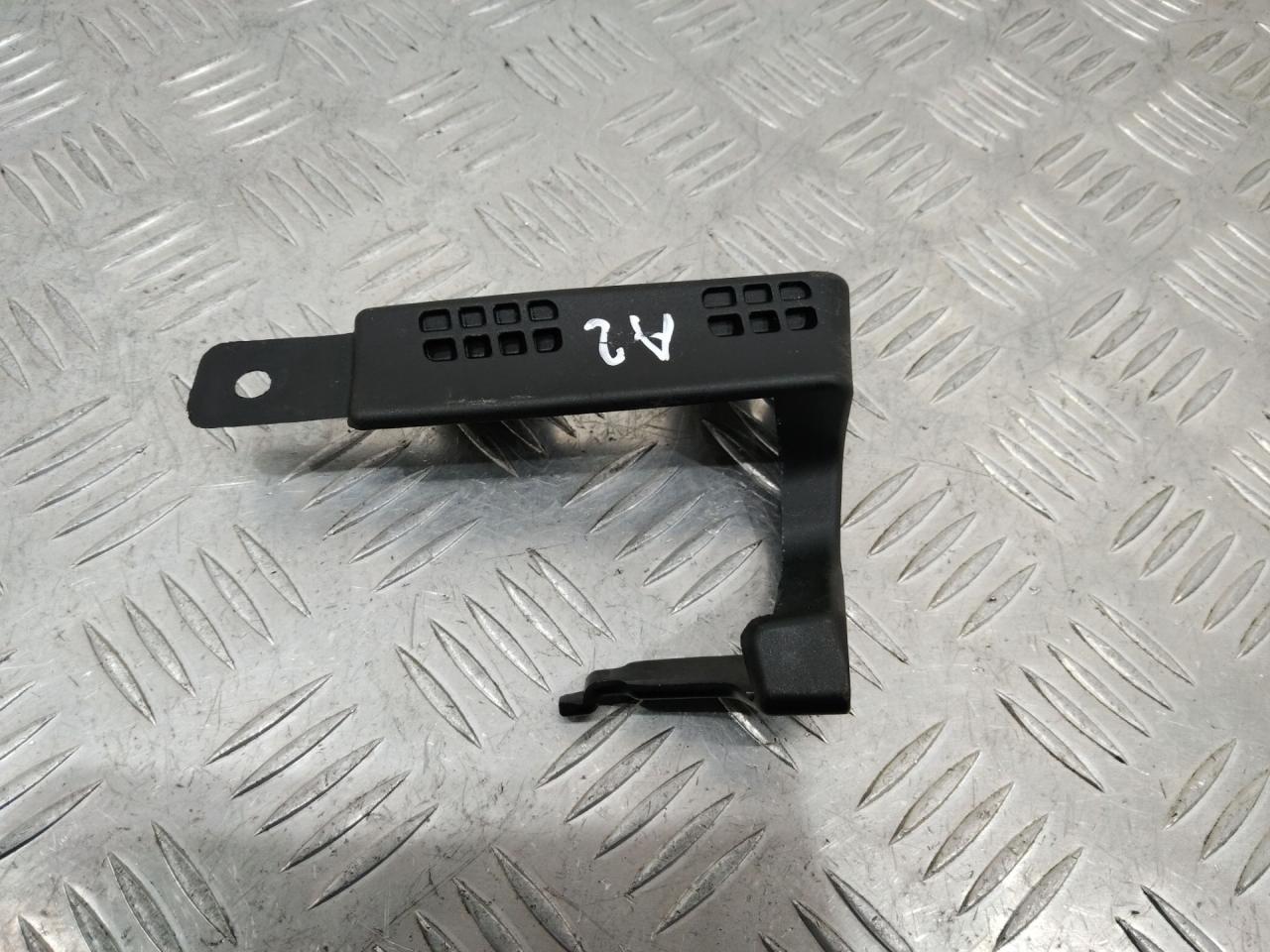 кронштейн (крепление) BMW 3 серия E90/E91/E92/E93 2007, 3.0 л., бензин, кабриолет, 3001701023 - фото №1