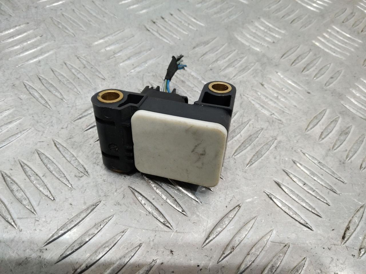 датчик удара BMW 3 серия E90/E91/E92/E93 2007, 3.0 л., бензин, кабриолет, 6956485 - фото №1