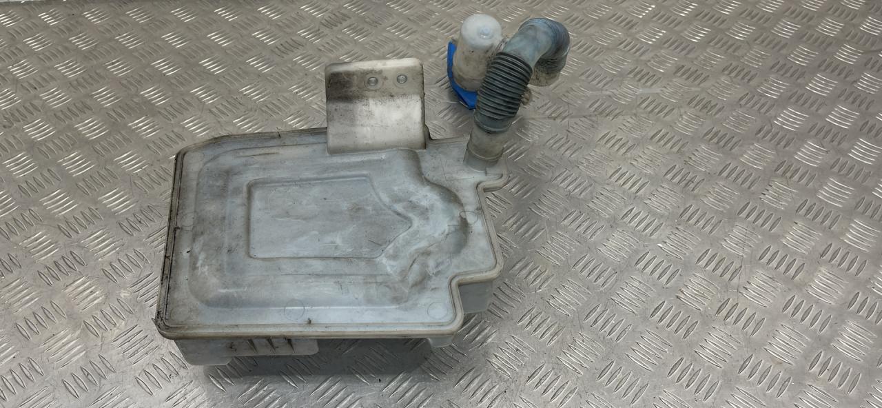 бачок омывателя Volkswagen Golf 5 поколение 2008, 1K0955453Q, 1K0955453R, 1K0955453S - фото №1