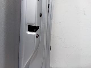 замок двери передней правой Volkswagen Caddy 3 поколение 2008