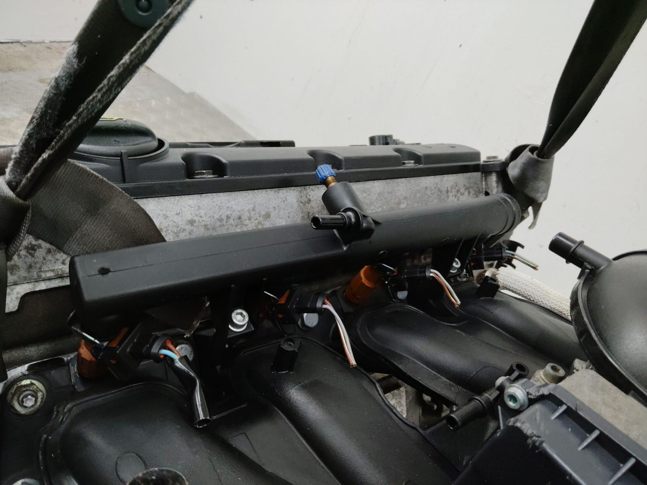 топливная рампа Peugeot 307 1 поколение 2004, 2.0 л., RLZ (EW10D), бензин, 9628084680 - фото №1